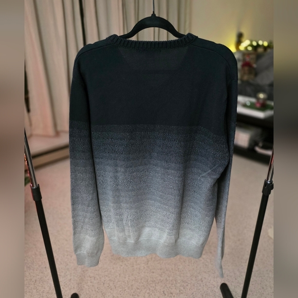 Black and Gray V-Neck Sweater - Picture 4 of 4